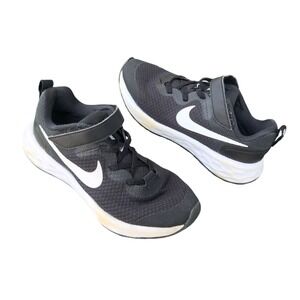 Nike‎ Revolution Kids Athletic Shoes Size 1Y Black White